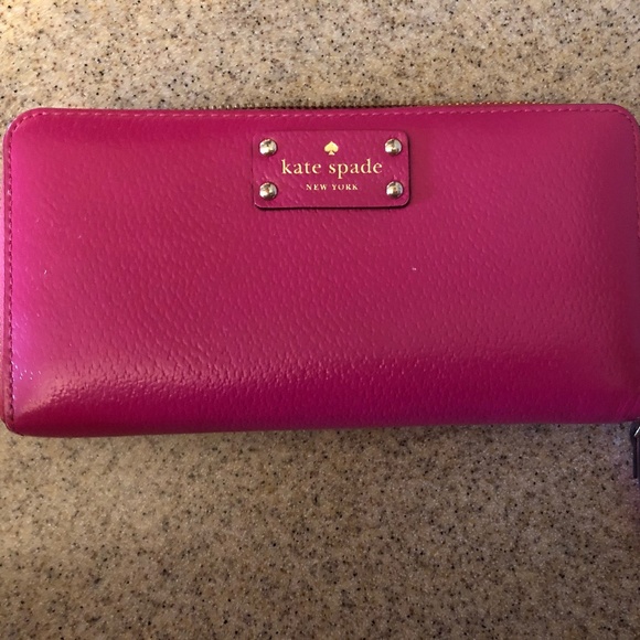 Kate Spade wallet - Picture 1 of 3